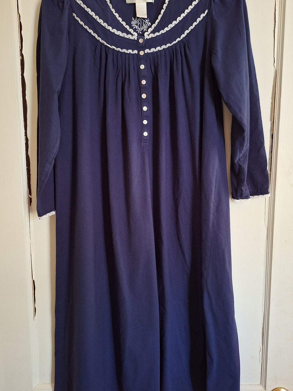 Eileen West Women Nightgown Blue White Lace Trim Pintucks Long Sleeve Sz M Maxi